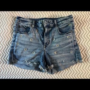 American Eagle High Waisted Daisy Shorties!